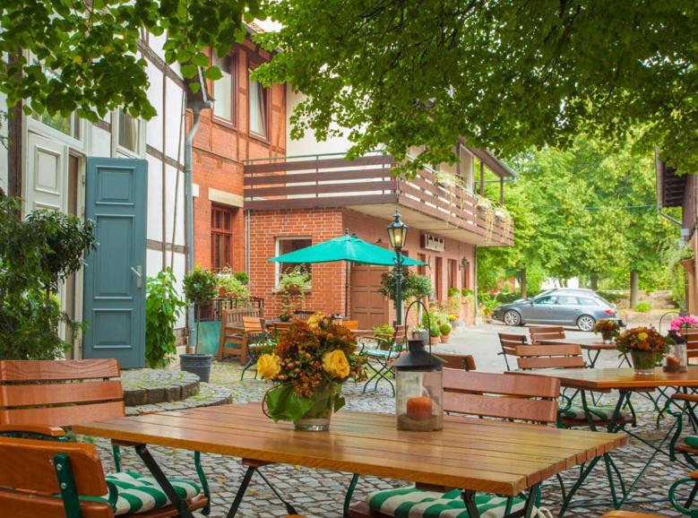Landgasthaus & Hotel Lindenhof Königslutter am Elm Exteriör bild